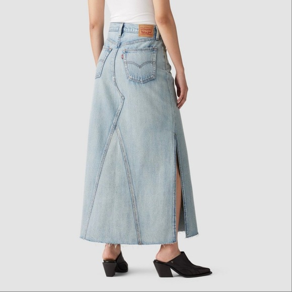 SALE HOST PICK! LEVIāS ICONIC DENIM MAXI SKIRT - Picture 2 of 4